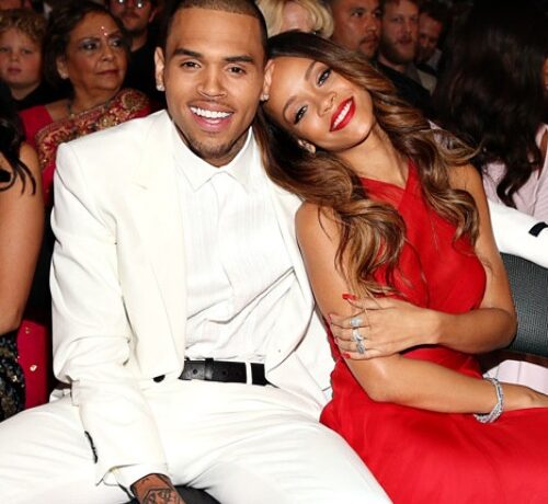 PIESĂ NOUĂ | Rihanna și Chris Brown, din nou împreună pe scenă. Ascultă aici ”Put It Up”!