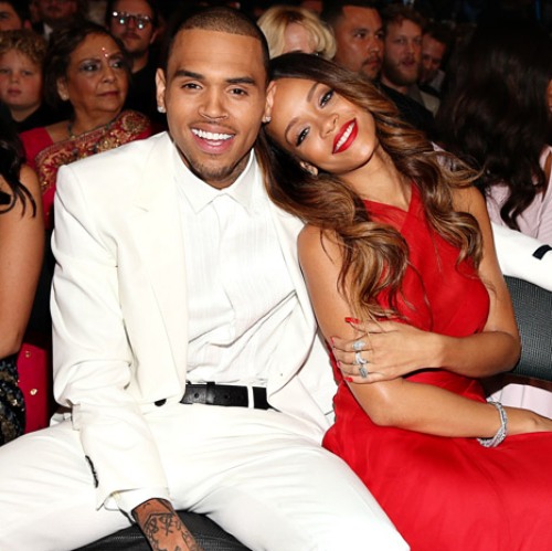 PIESĂ NOUĂ | Rihanna și Chris Brown, din nou împreună pe scenă. Ascultă aici Put It Up!