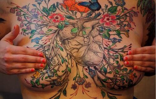 6 tatuaje superbe ale supraviețuitoarelor de cancer la sân