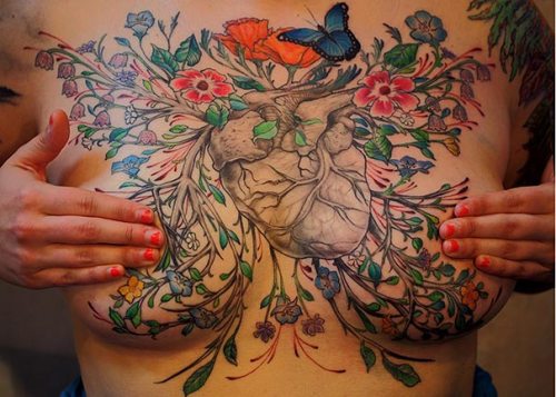 6 tatuaje superbe ale supraviețuitoarelor de cancer la sân