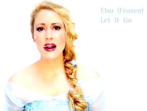 VIDEO | Ea imită 14 prințese Disney în timp ce cântă clasicele melodii din filme!