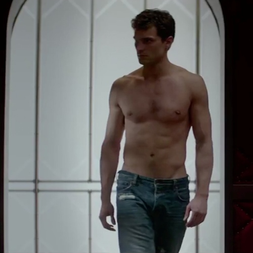 OMG! Mr. Grey renunță complet la haine în Fifty Shades Darker. Vezi ce sumă fabuloasă va primi!