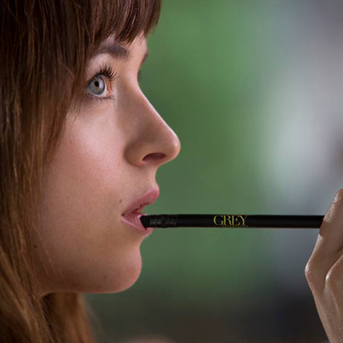 Vezi tot ce mănâncă Anastasia din Fifty Shades of Grey în GIF-uri