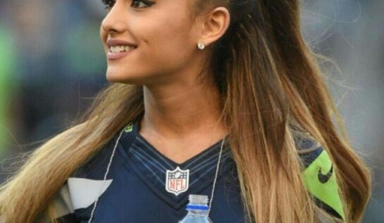 FOTO: Ariana Grande şi-a schimbat radical look-ul. Uite cum arată acum părul cântăreţei!