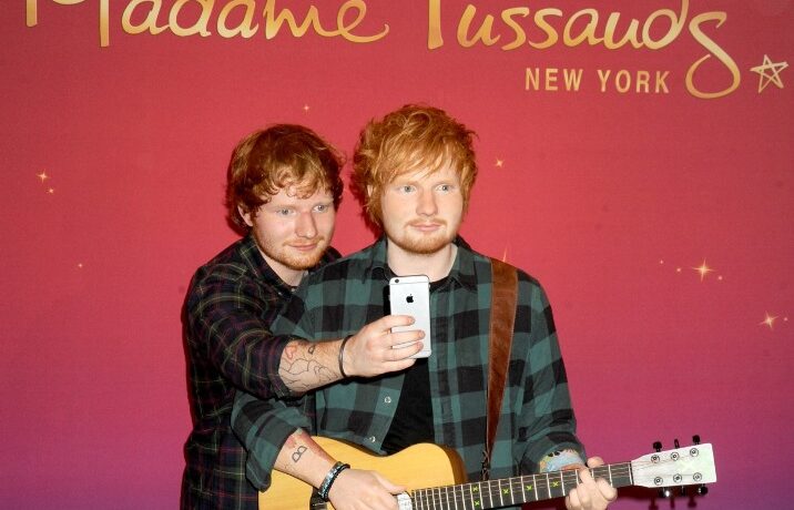VIDEO: Ed Sheeran şi-a surprins o fană de 13 ani într-un mall. Uite cum a reacţionat!