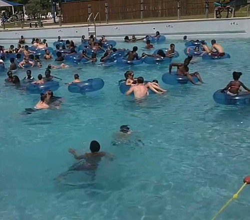 VIDEO: Asta e cea mai tare operațiune de salvare. Tu observi copilul care se îneacă?