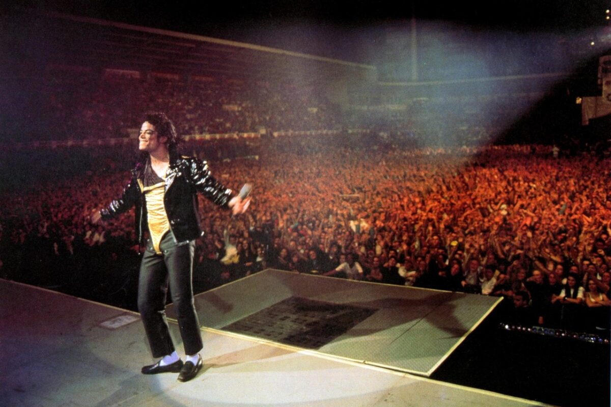 6 ani fără Michael Jackson. TOP 6 concerte ale UNICULUI REGE!