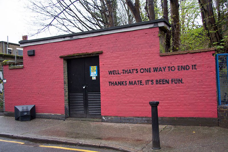 Un schimb de replici pe un perete timp de un an între un artist stradal și primărie