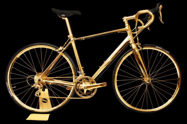 Plimbare de lux: A fost lansată bicicleta de 391 000 de dolari placată cu aur în întregime!