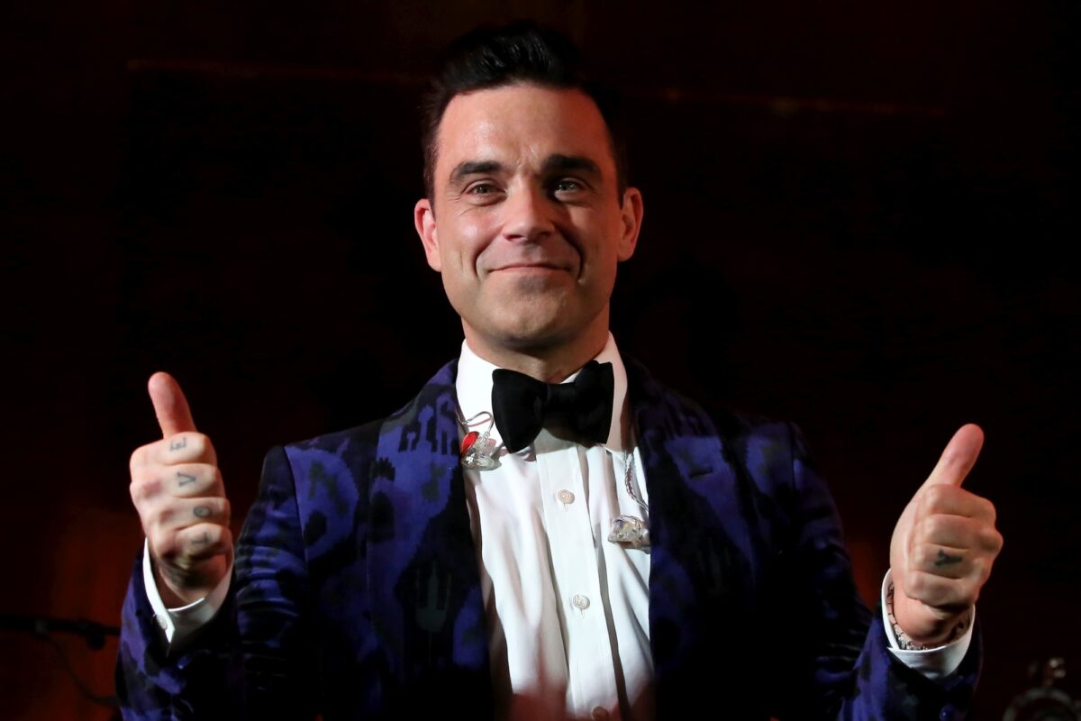 10 lucruri care ți s-ar întâmpla dacă Robbie Williams ar fi tatăl tău