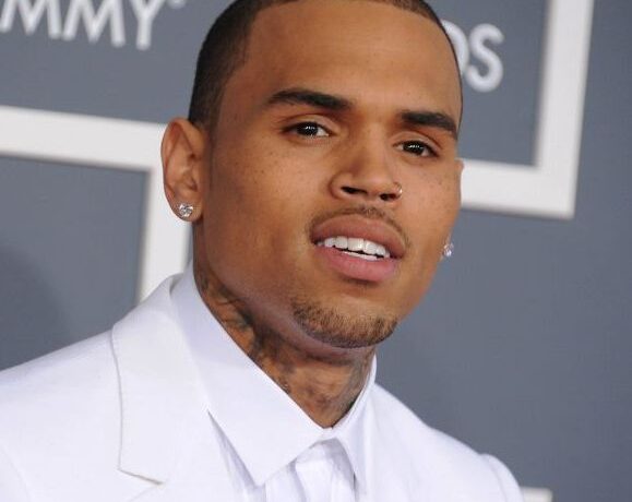 OMG! Chris Brown a fost jefuit. Hoții au amenințat cu pistolul!
