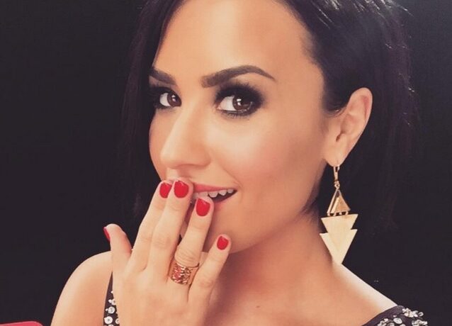 OMG! Demi Lovato, în lacrimi. Uite ce a pățit cântăreața!