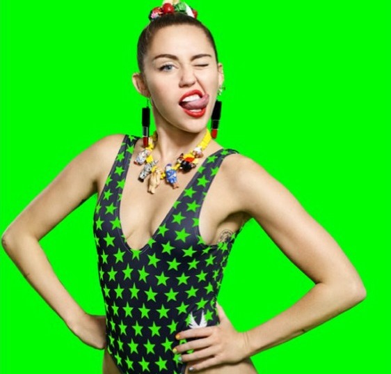 FOTO WTF: Miley Cyrus s-a transformat în Mica Sirenă. Uite cum arată acum!