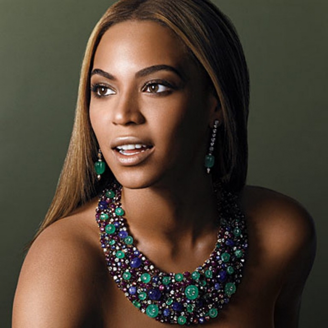 FOTO OMG! Uite cum arată Beyonce în pozele needitate în Photoshop!