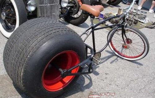 Spaima Poliției: Hipsterii teribiliști organizează curse ilegale de biciclete pe marile bulevarde!