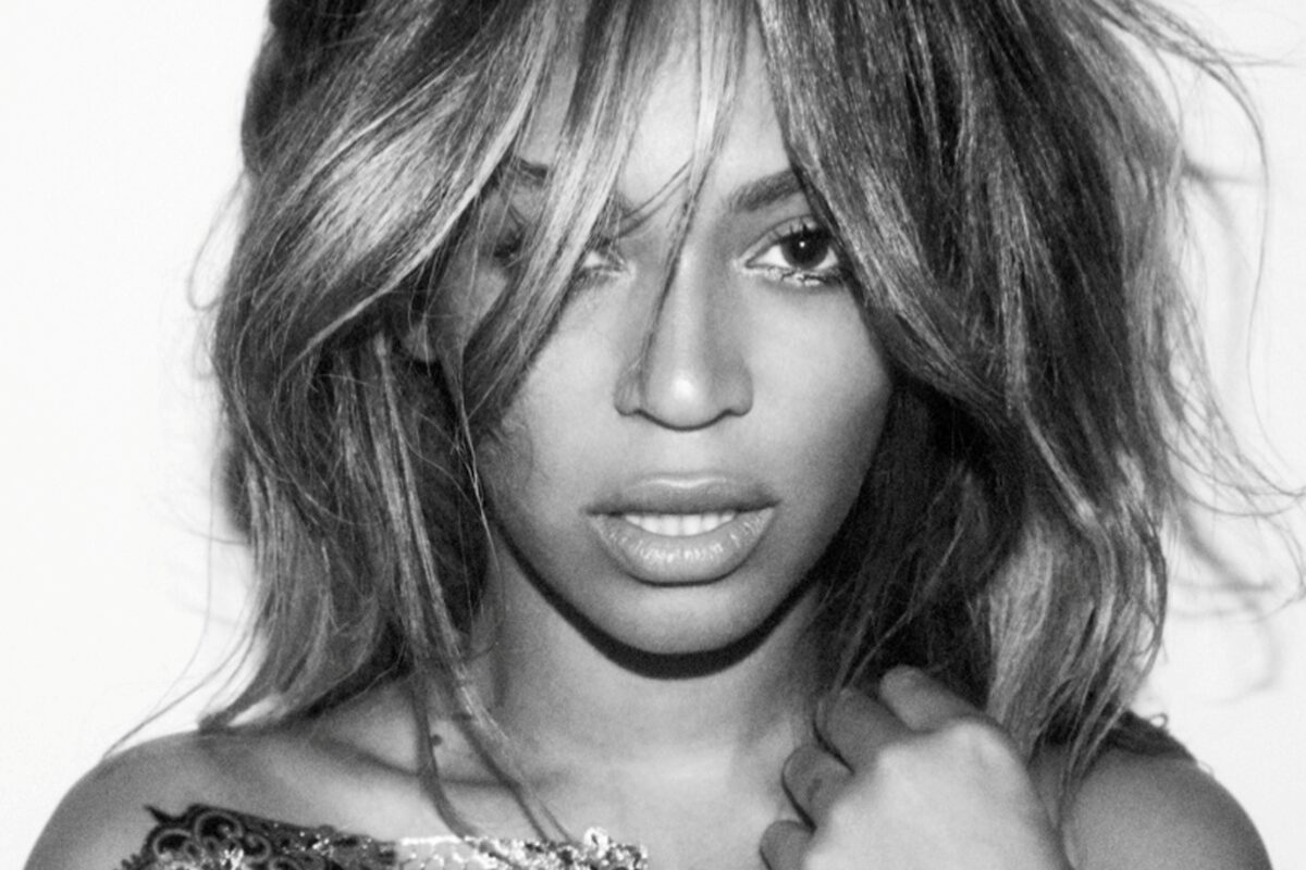 FOTO: Beyonce a făcut un pictorial extrem de HOT. Arată mai bine ca niciodată!