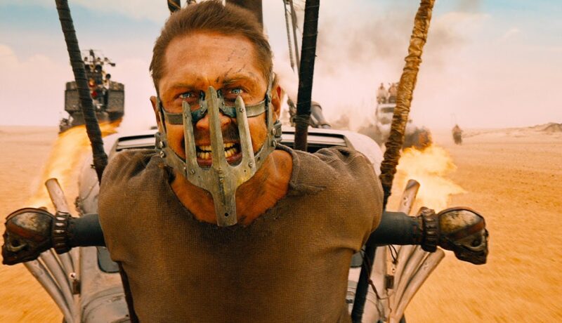 FOTO OMG: Un artist japonez a ilustrat filmul ‘Mad Max: Fury Road’ prin hieroglife!