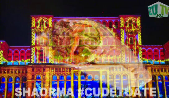 Zilele Bucureștiului: Românii au aplaudat minute în șir proiecția video a unei shaorme gigant pe Casa Poporului!