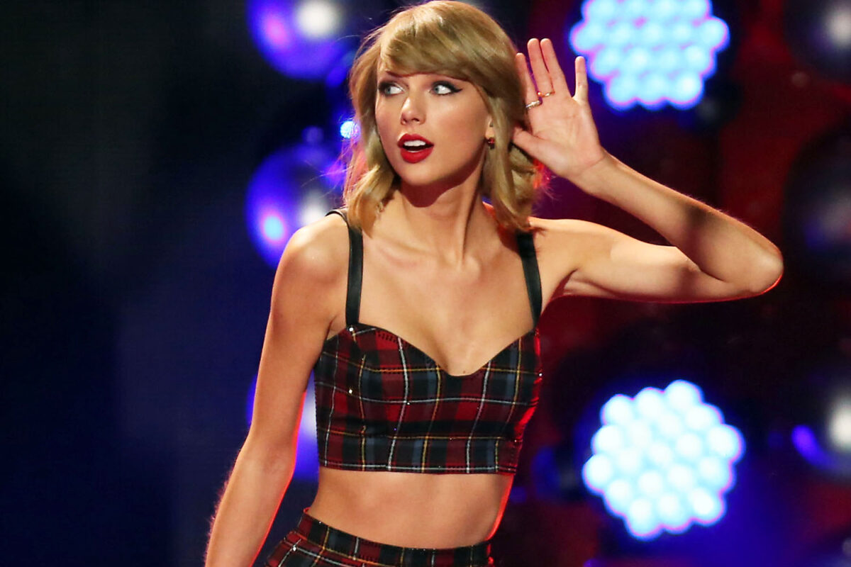 VIDEO: Taylor Swift, așa cum nu ai mai văzut-o. Uite cum dansează cu un puști de 7 ani!