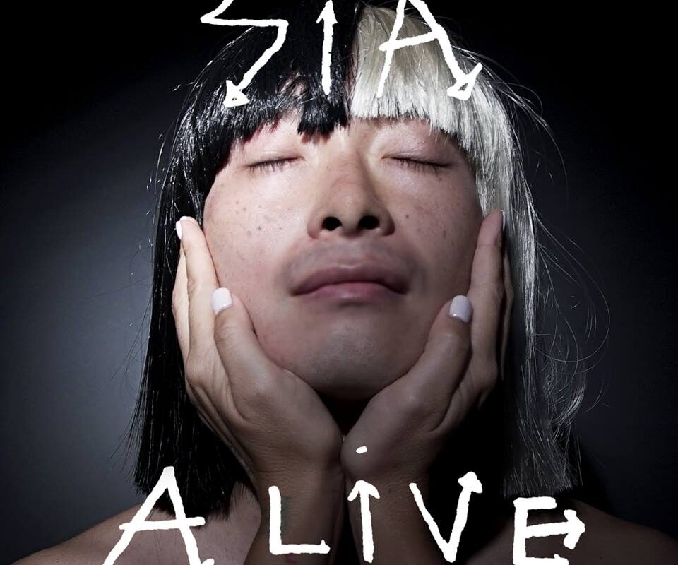 PIESĂ NOUĂ: Sia – Alive