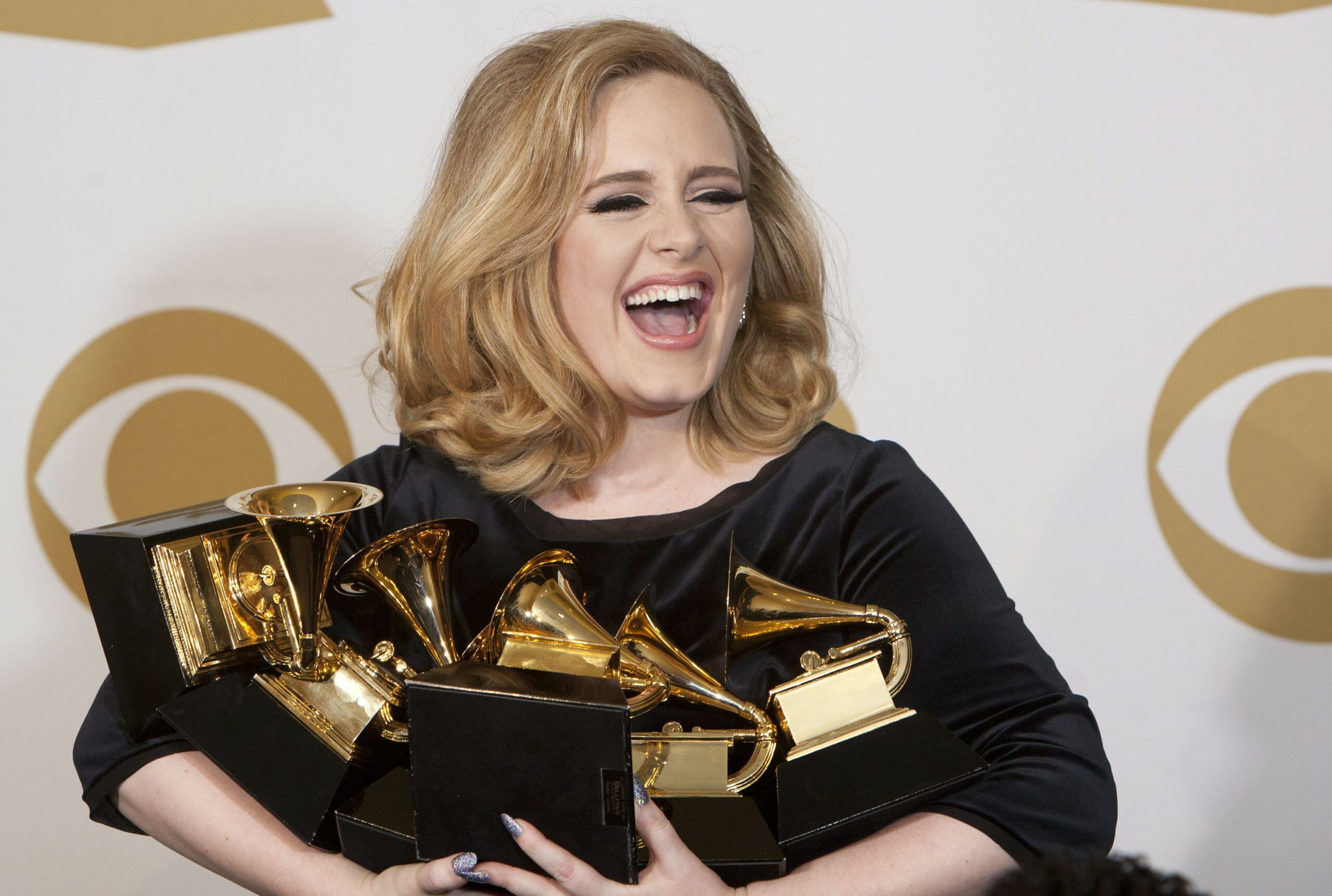 FOTO LOL: O tipă îi răspunde fostului la mesaje cu versuri din piesa lui Adele
