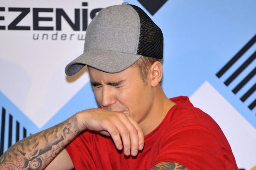 Justin Bieber, în lacrimi după ce a pierdut pe cineva drag în atentatele de la Paris