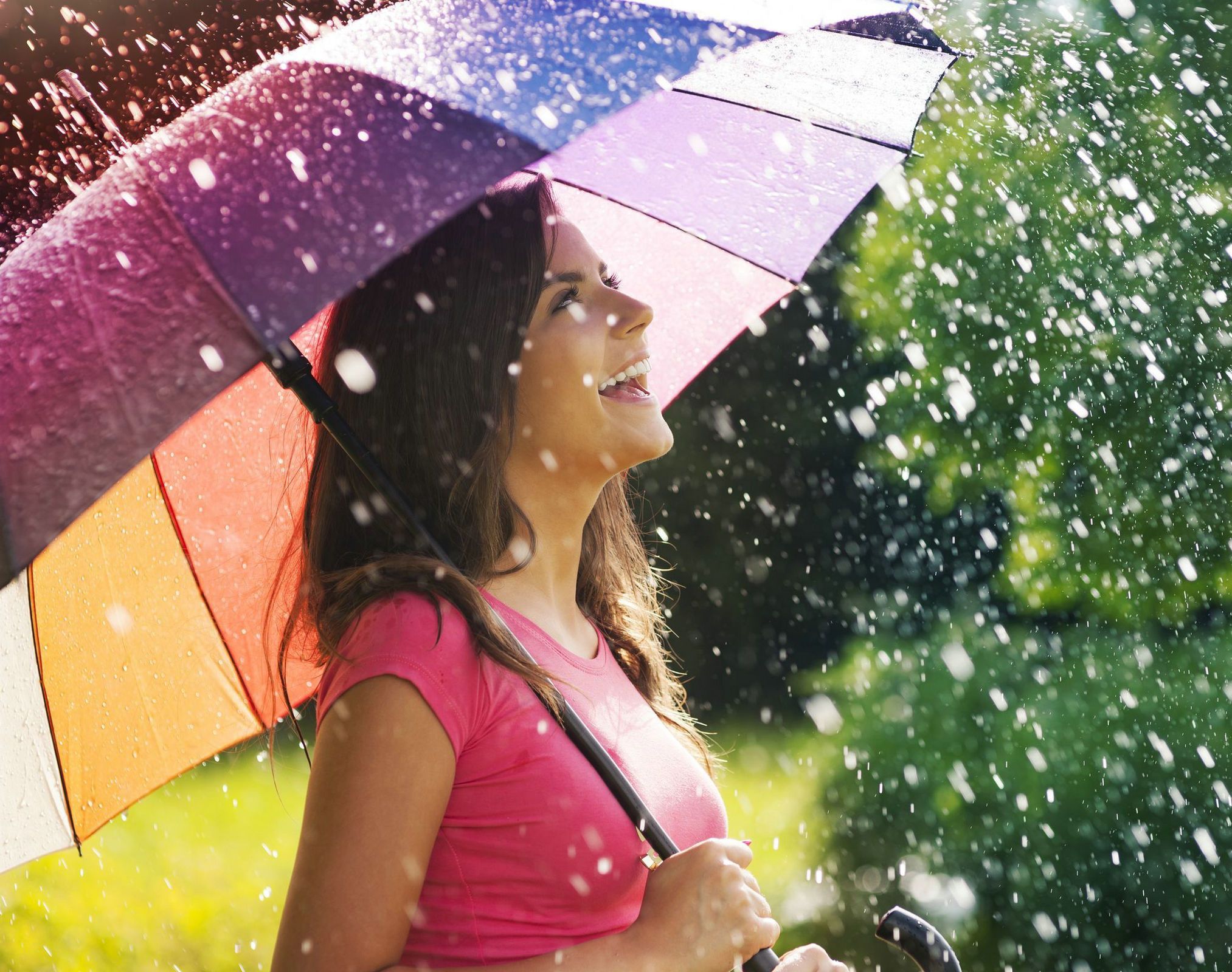 12 lucruri pe care DOAR cei care iubesc ploaia le înțeleg