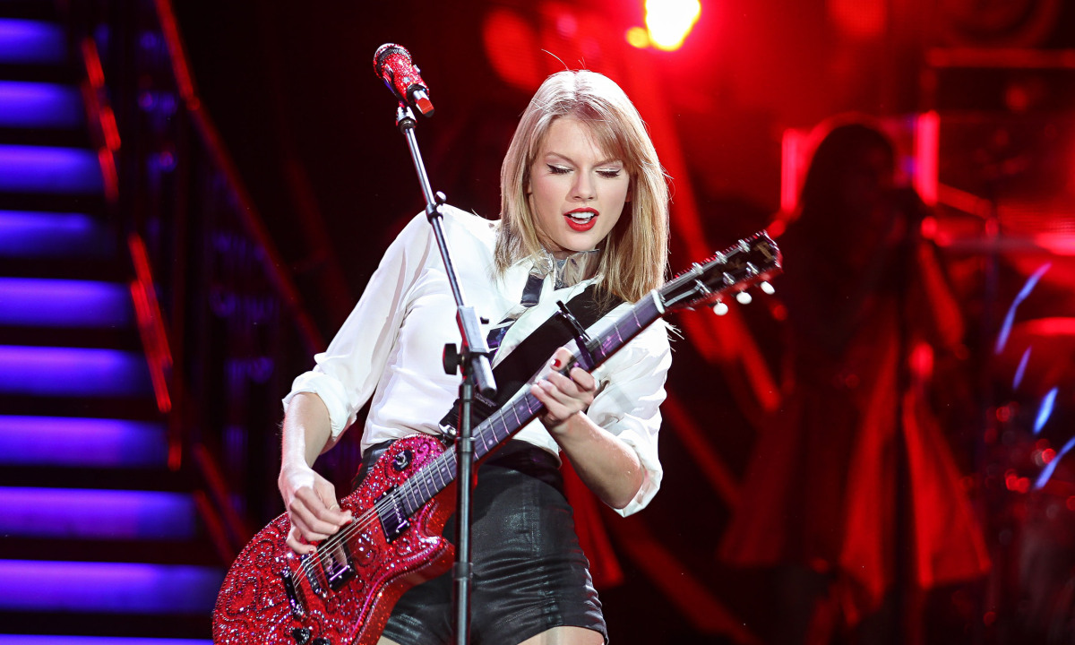 VIDEO: Taylor Swift și-a făcut fanii să plângă. Uite ce surpriză le-a făcut!