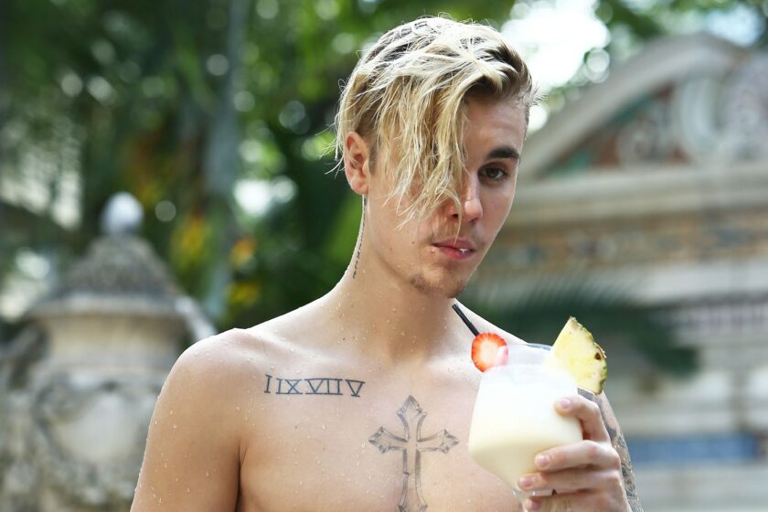 FOTO: Justin Bieber și-a făcut codițe împletite. Uite cum arată acum!