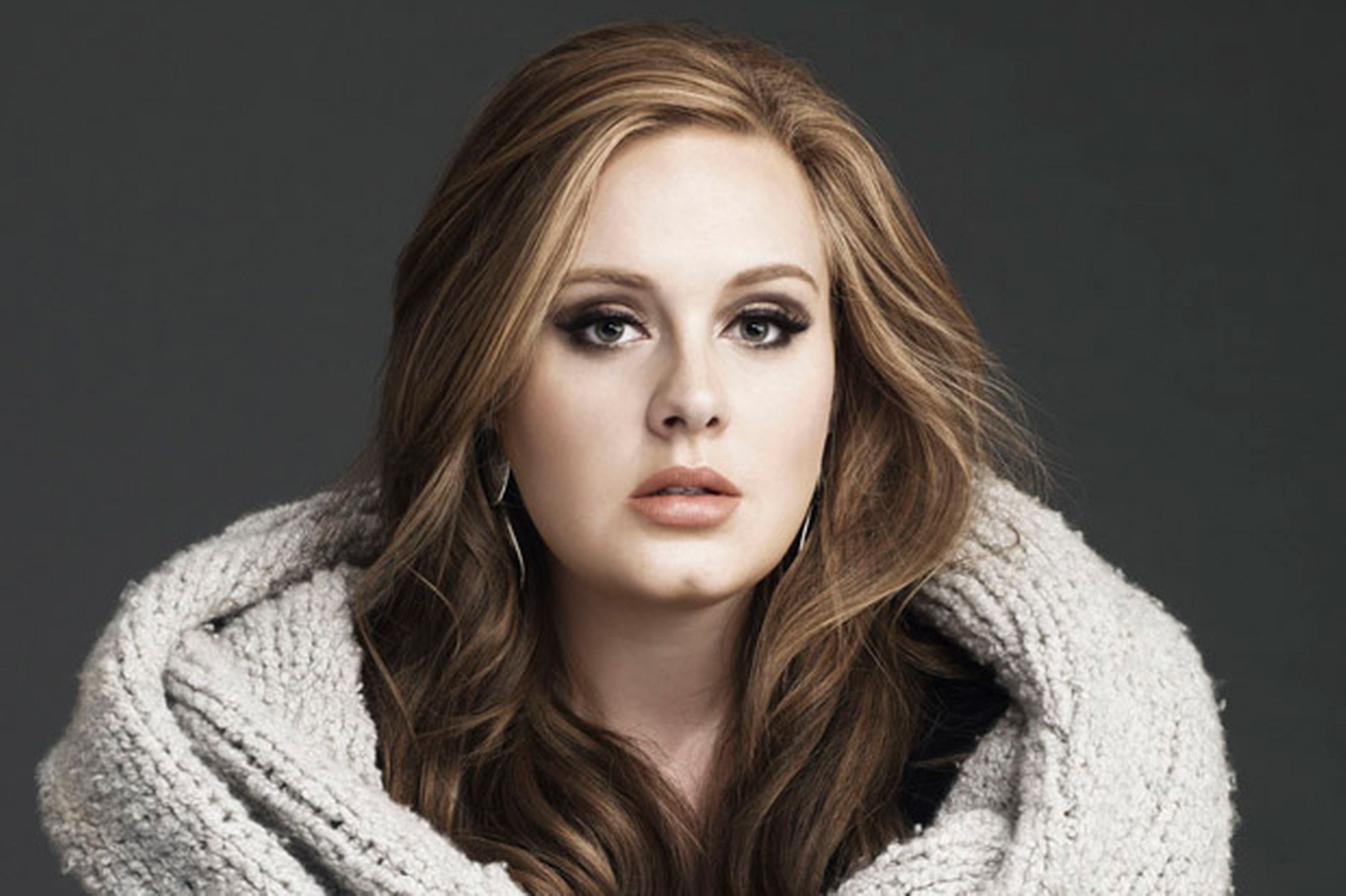 FOTO: Tipa asta arată exact ca Adele și oricine le-ar putea confunda