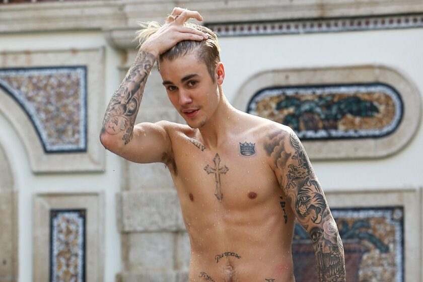 FOTO: Justin Bieber s-a dezbrăcat în cel mai HOT pictorial de până acum