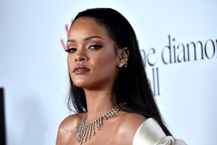 Rihanna a vândut 460 de copii ale noului album, în ziua lansării oficiale