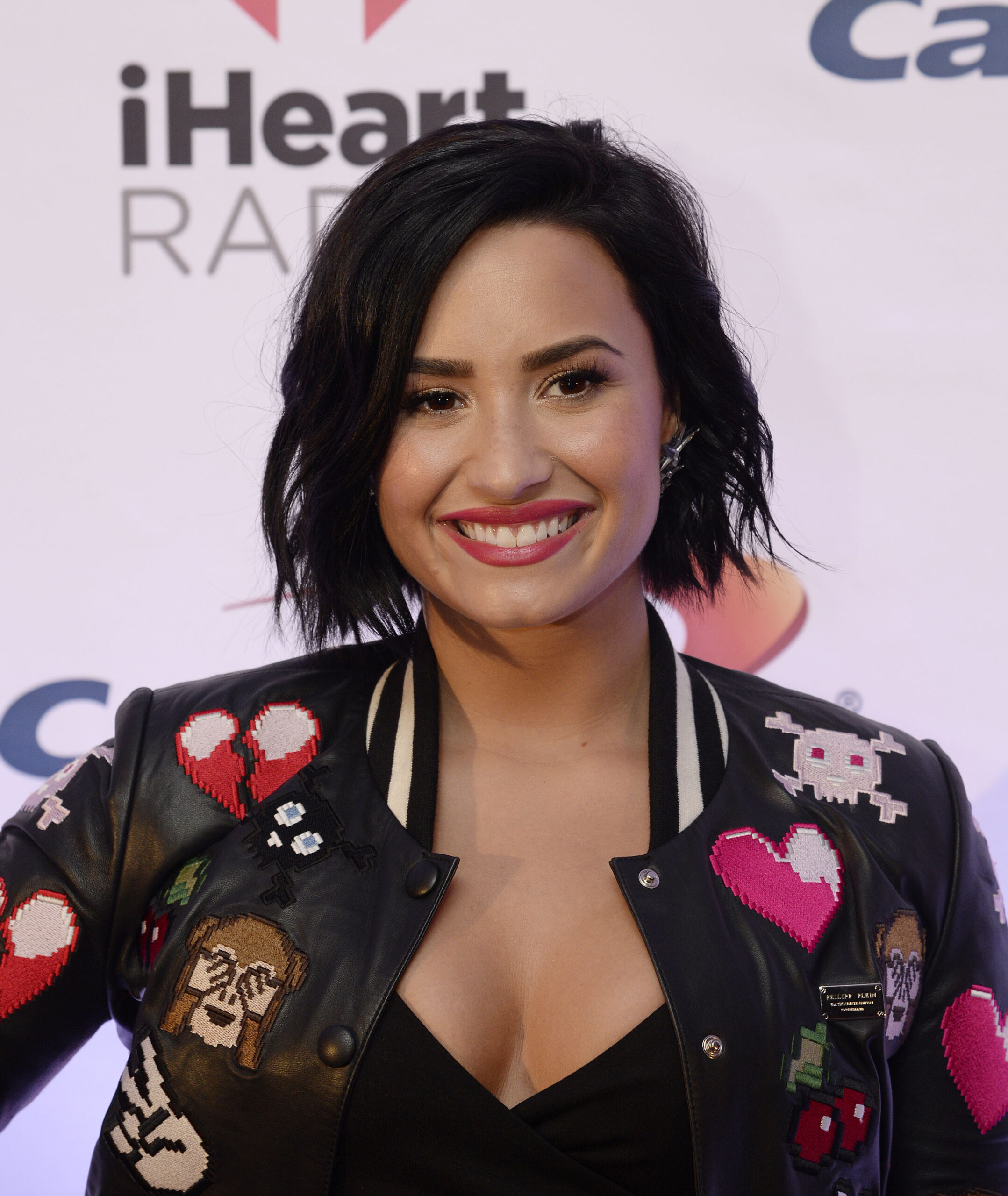 VIDEO: Demi Lovato e complet schimbată în cea mai recentă reclamă în care apare
