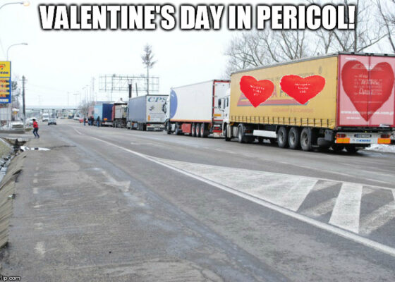 Valentine’s Day în pericol! Un transport de sute de mii de pernuţe în formă de inimioară a fost oprit la vamă!