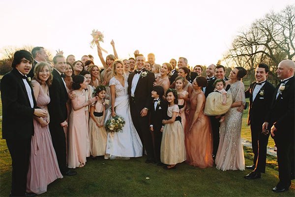 FOTO: Taylor Swift a fost domnișoară de onoare, la nunta celei mai bune prietene