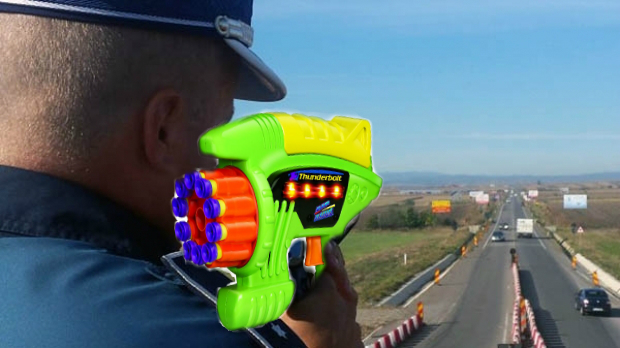 Veste bună: Noile radar tip pistol vor fi colorate strident ca să pară de jucărie și să nu mai sperie șoferii!