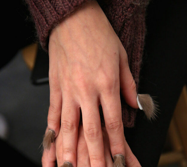 OMG! „FUR nails”, cel mai bizar trend în materie de unghii de anul ăsta