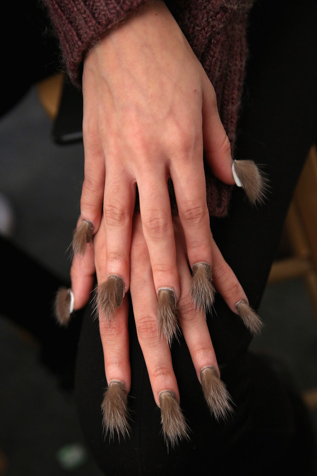 OMG! „FUR nails”, cel mai bizar trend în materie de unghii de anul ăsta