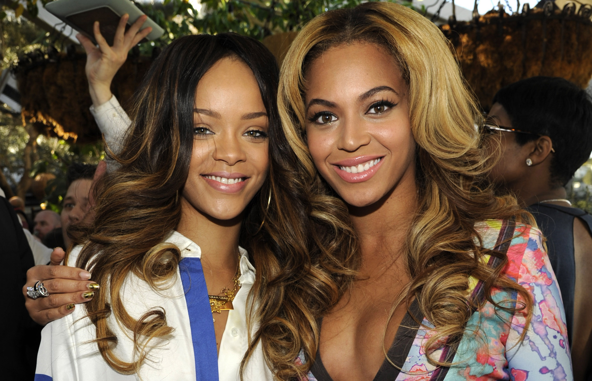 Rihanna îi declară război lui Beyonce? Uite ce mesaj a transmis Riri!