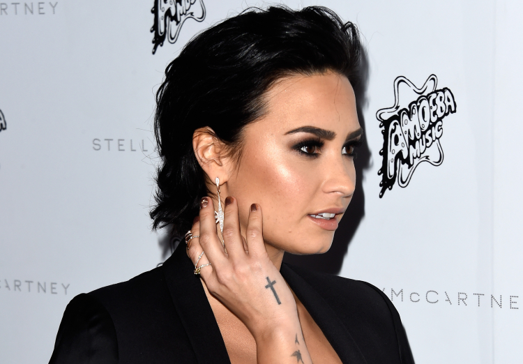 Demi Lovato – premiu pentru sprijinirea persoanelor gay