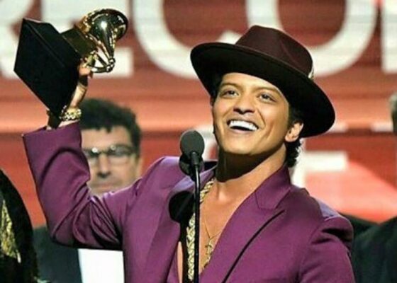 Bruno Mars lansează un nou album