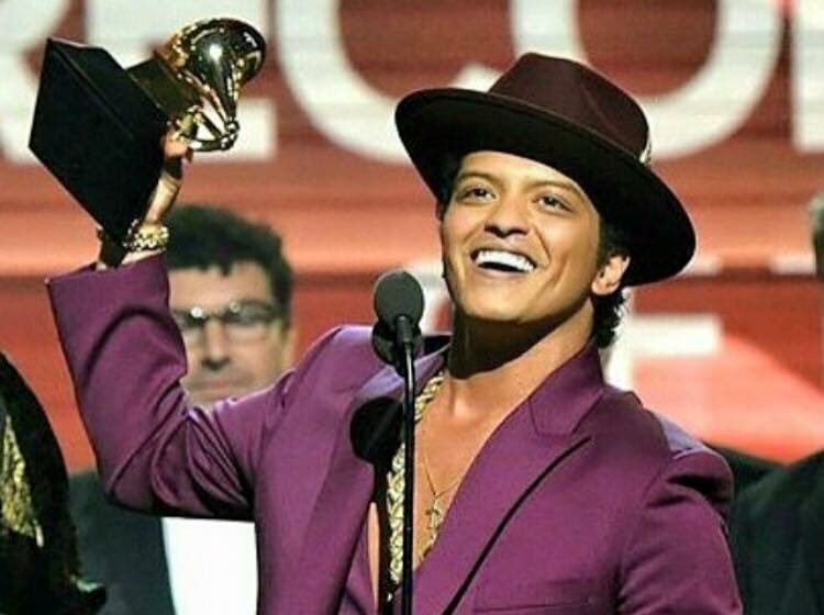 Bruno Mars lansează un nou album