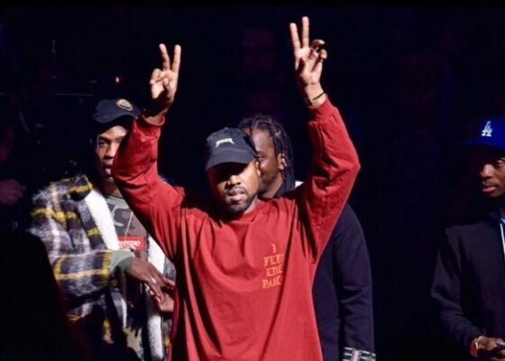 Idee de afacere: Kanye West a făcut 1 milion de dolari în două zile