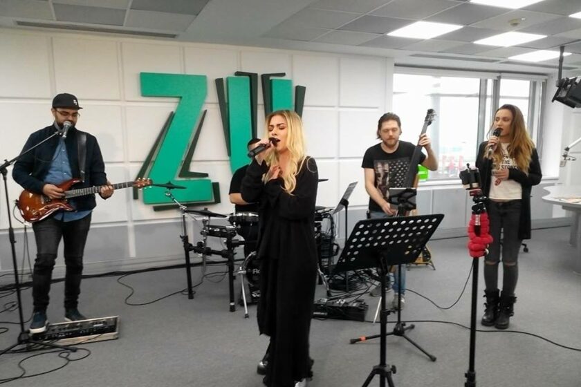 VIDEO: JO a cântat ”Mesajul Meu” în premieră live la Morning ZU. Ascultă și un cover după ”Castle In The Snow”