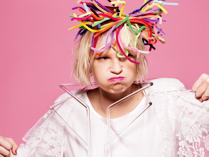 Știai că Sia a fost dependentă de droguri? ”Mi-au distrus creierul” | #ZUTOPIA