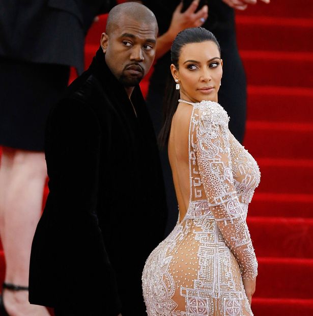 Kanye West și Kim Kardashian nu sunt întregi la cap. I-au pus extensii fiicei, la nici 3 ani