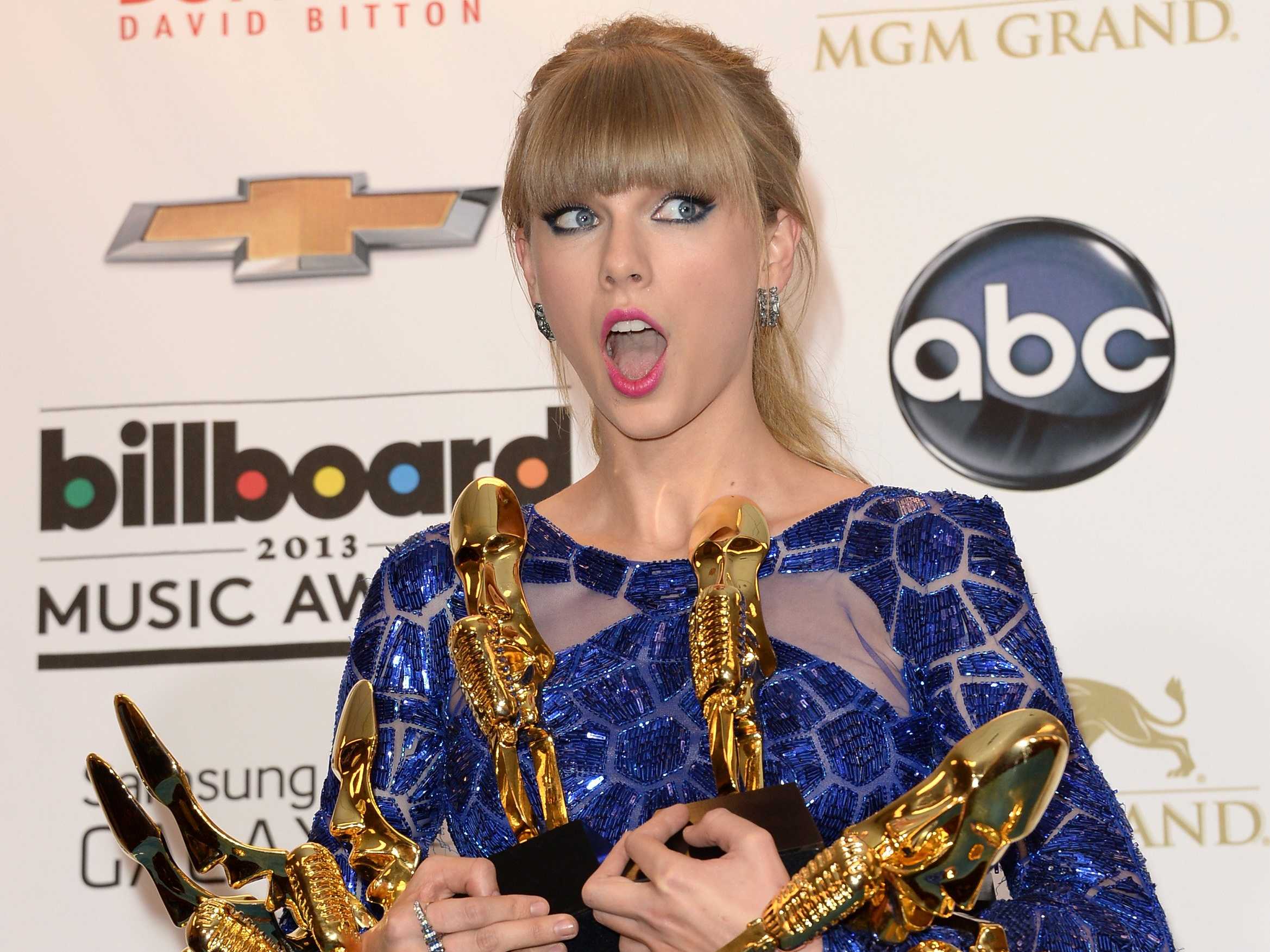 The Weeknd, Justin Bieber, Taylor Swift şi Adele sunt favoriţi la premiile Billboard