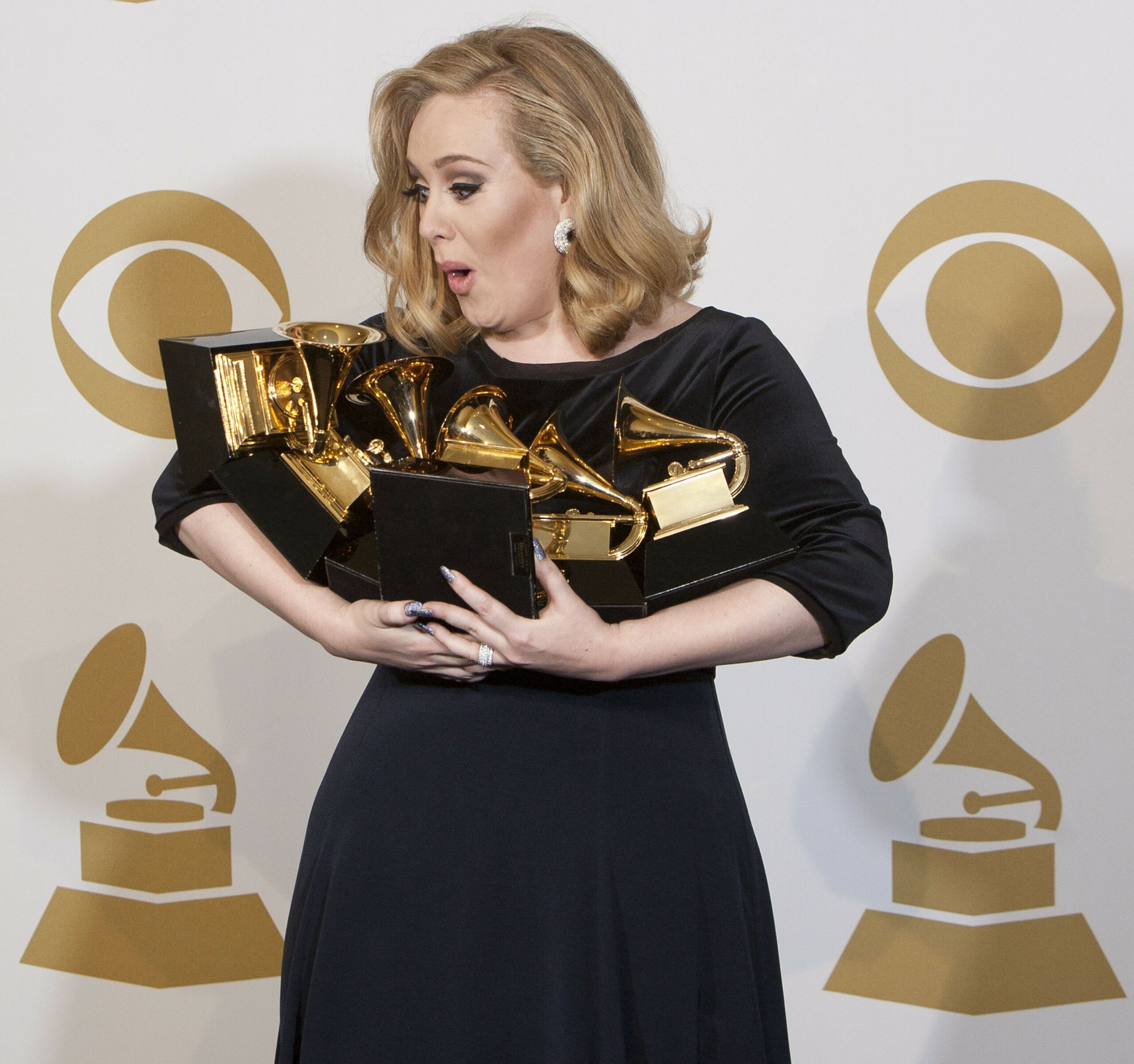 Aww! Melodiile lui Adele, în varianta de adormit bebeluși. Ascultă cum sună ”Rolling In The Deep”!
