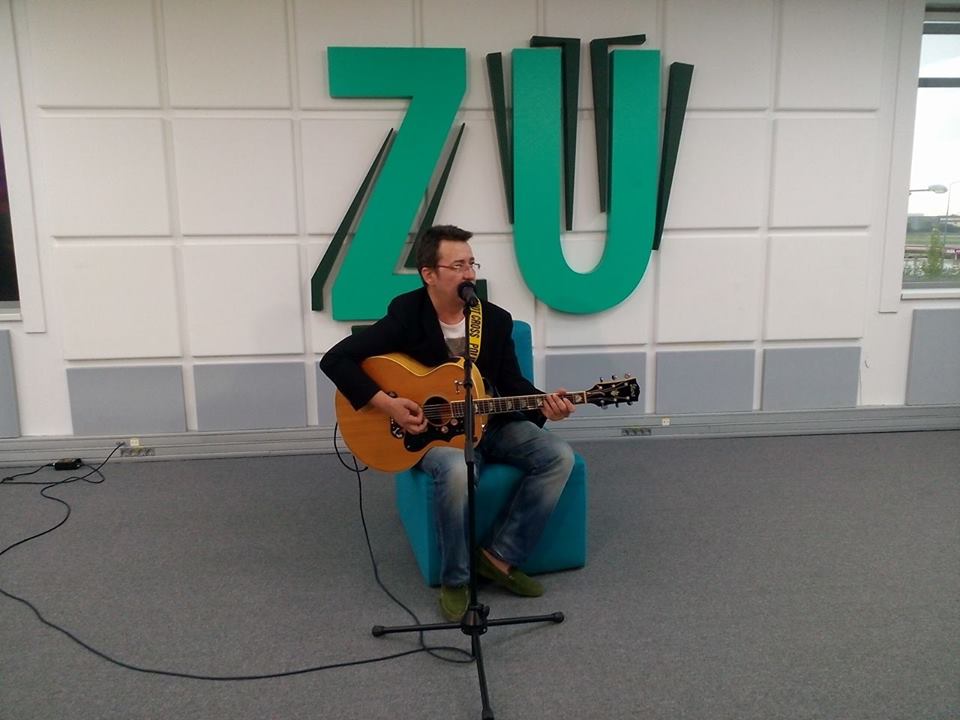 VIDEO: Florin Chilian a cântat live la Morning ZU. Așa au sunat ”Zece” și ”Chiar dacă”!