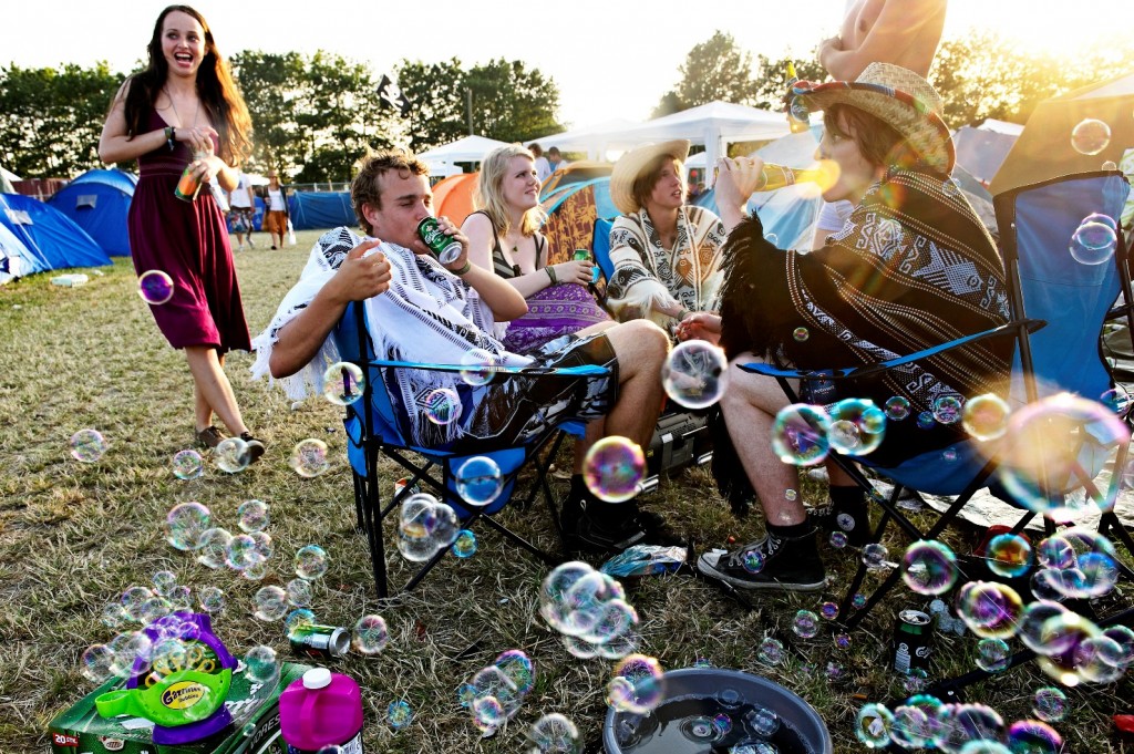 11 lucruri pe care trebuie să le ştii când mergi cu cortul la un festival